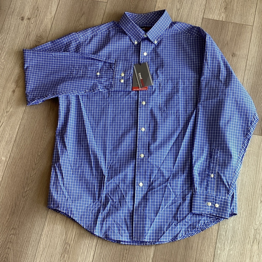 BNWT Roundtree & Yorke Travel Smart Men’s dress shirt in Blue Plaid Size L